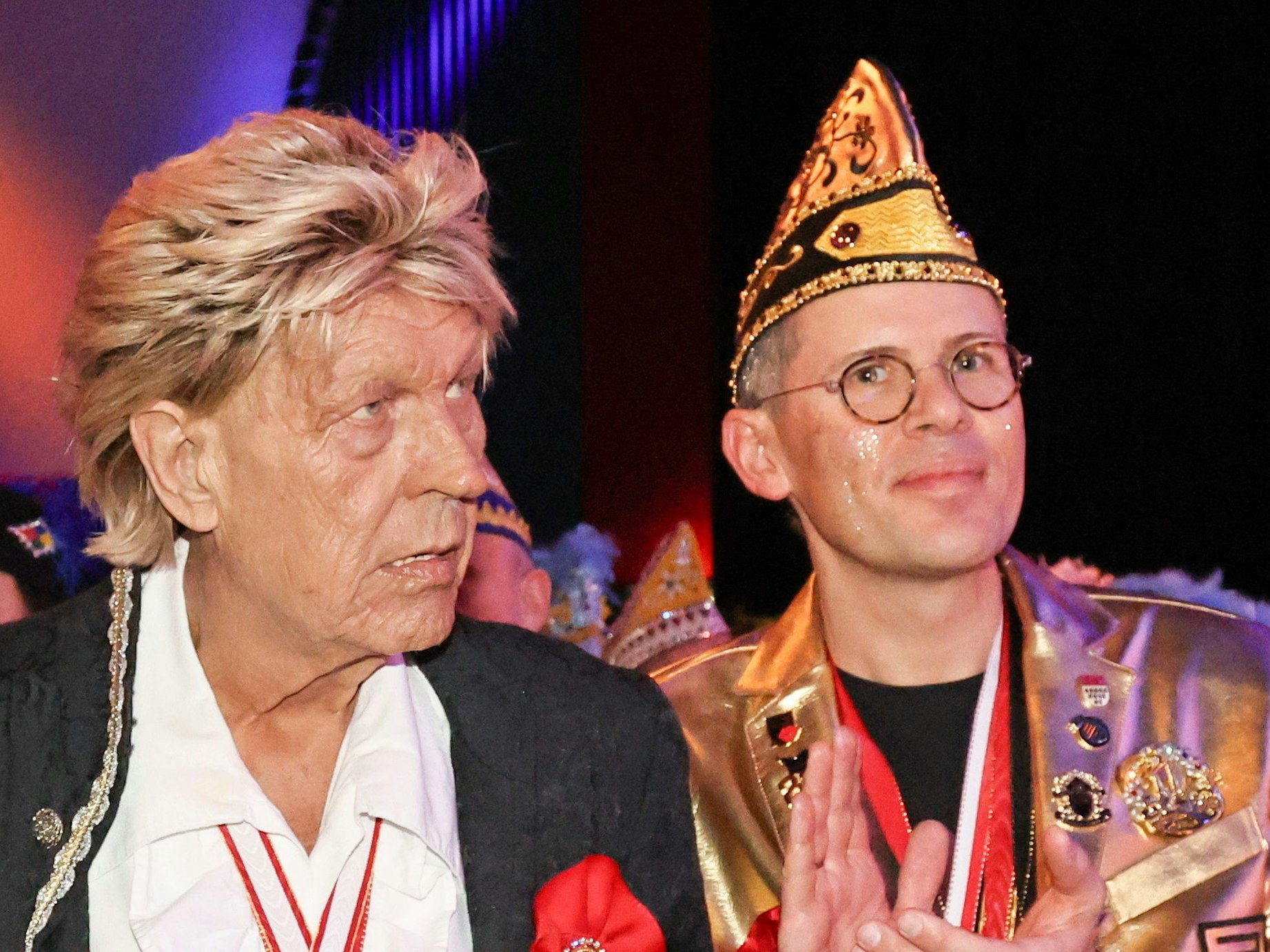 Günter Pütz feiert Karneval bei den Colombinen.