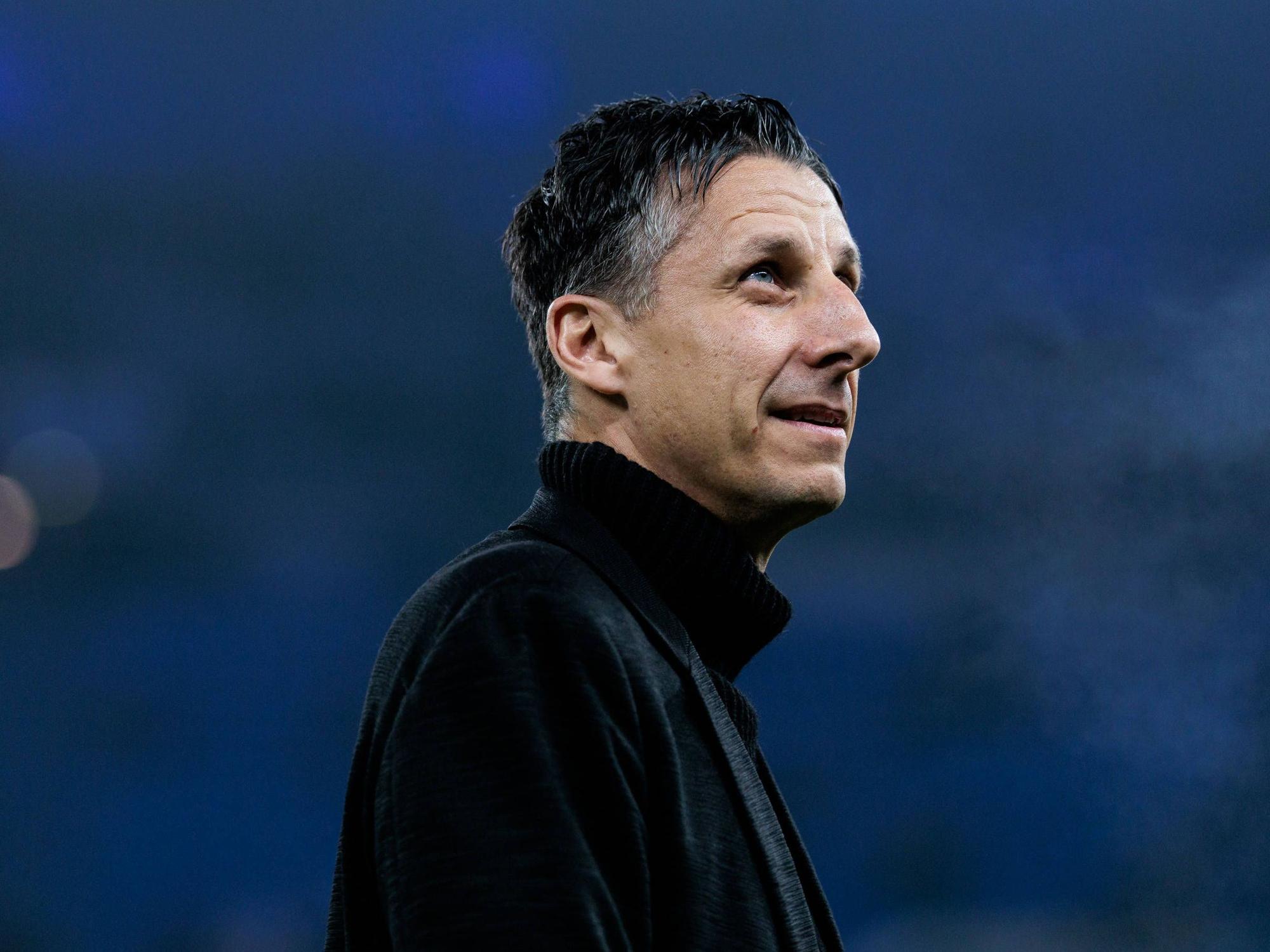 Christian Keller, Geschäftsführer des 1. FC Köln während der Platzbegehung beim Hamburger SV.