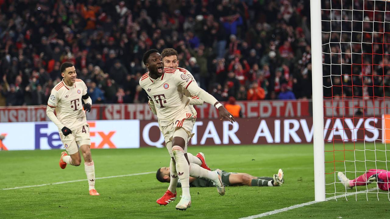 Linksverteidiger Alphonso Davies bejubelt seinen Treffer zum 1:1-Ausgleich in der 94. Minute im Spiel gegen Celtic Glasgow (18. Februar 2025).