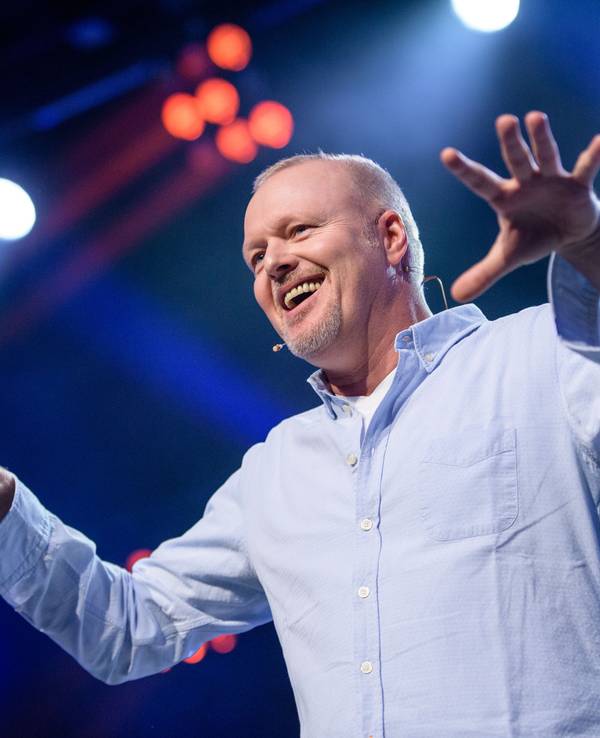 Zu sehen ist Entertainer Stefan Raab bei der Eröffnung vom Unternehmensgründer- und Investorentreffen „Bits & Pretzels“.