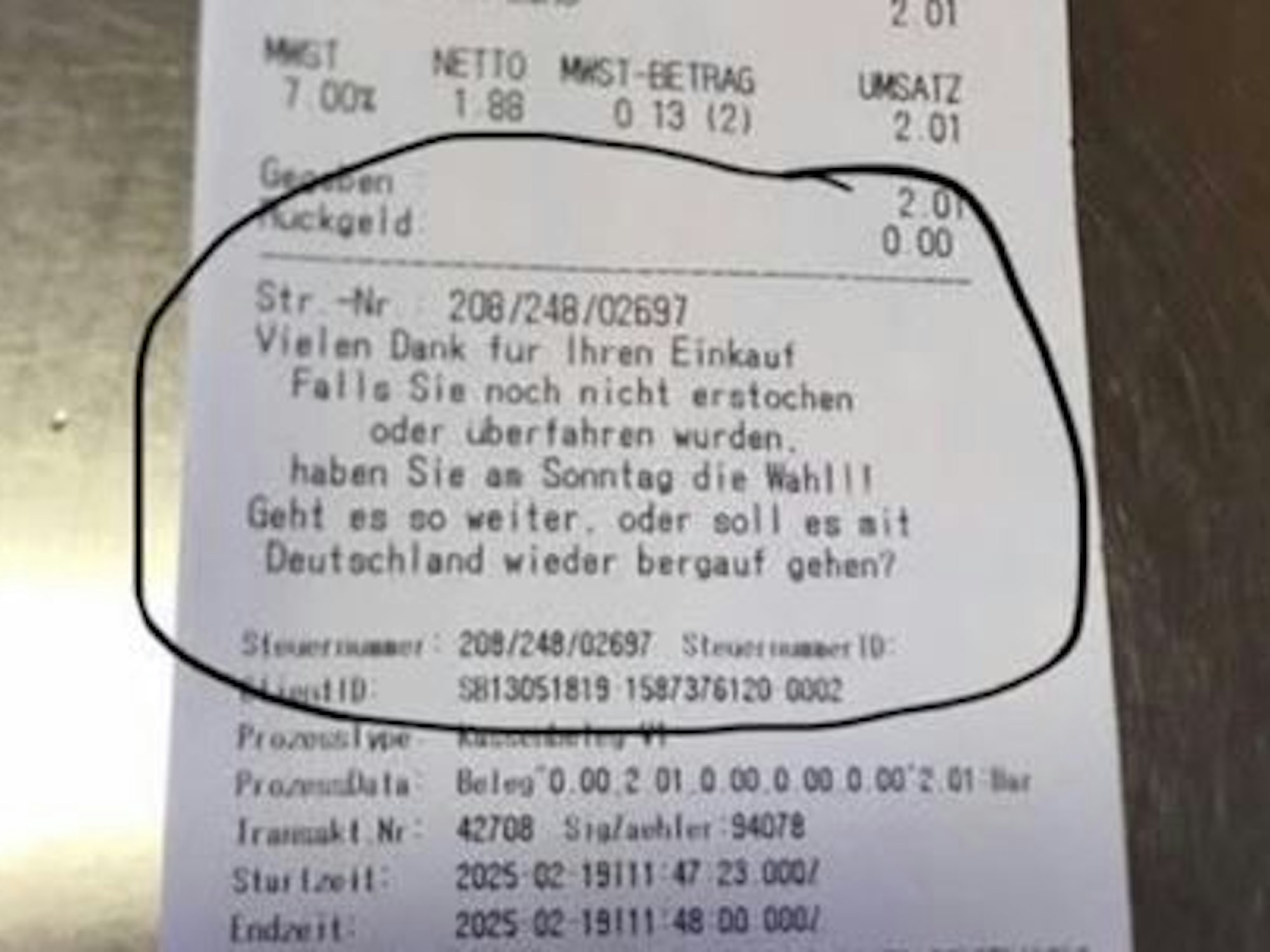 Ein Kassenzettel eines Bäckers aus Sachsen mit Wahl-Empfehlung sorgt kurz vor der Bundestagswahl 2025 für Aufregung.