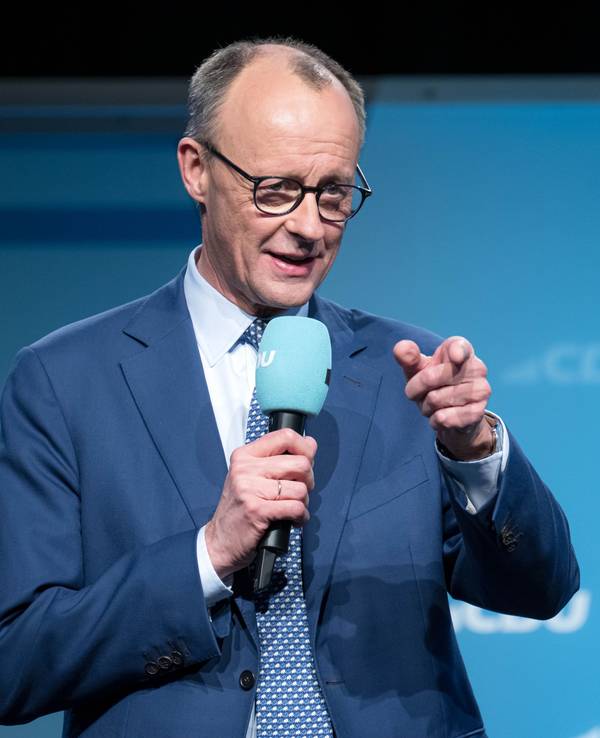 Friedrich Merz, CDU-Bundesvorsitzender und Unions-Kanzlerkandidat, spricht am 19. Februar 2025 bei einer Wahlkampfveranstaltung der CDU in Vechta.