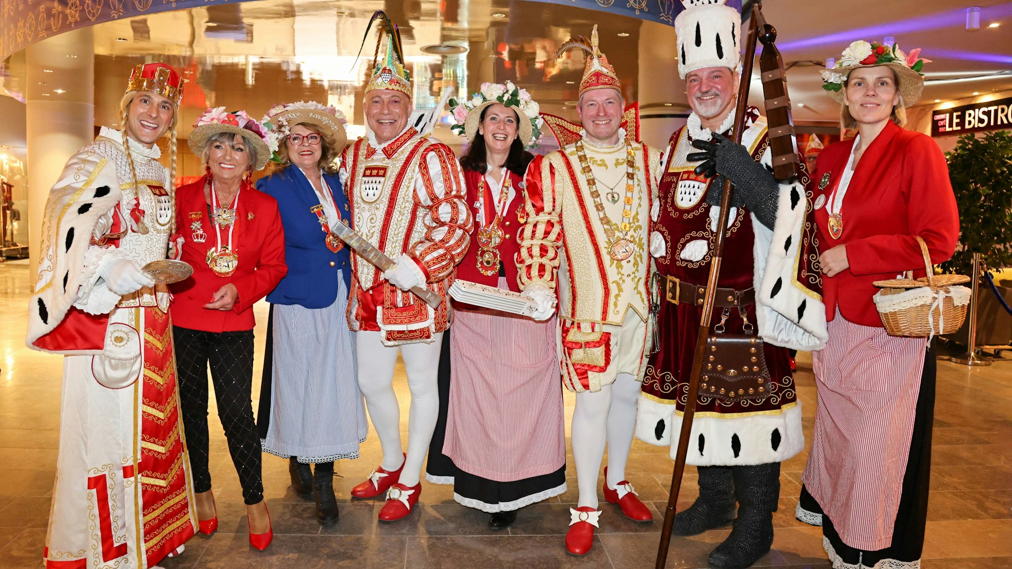 Dreigestirn mit Sellerieprinz und Närrischen Marktfrauen.