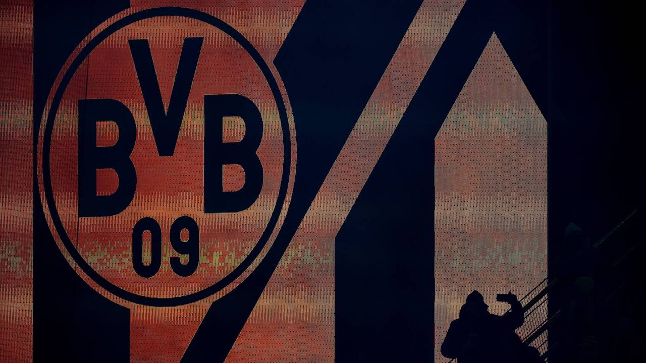 Das BVB-Wappen auf einer Leinwand.