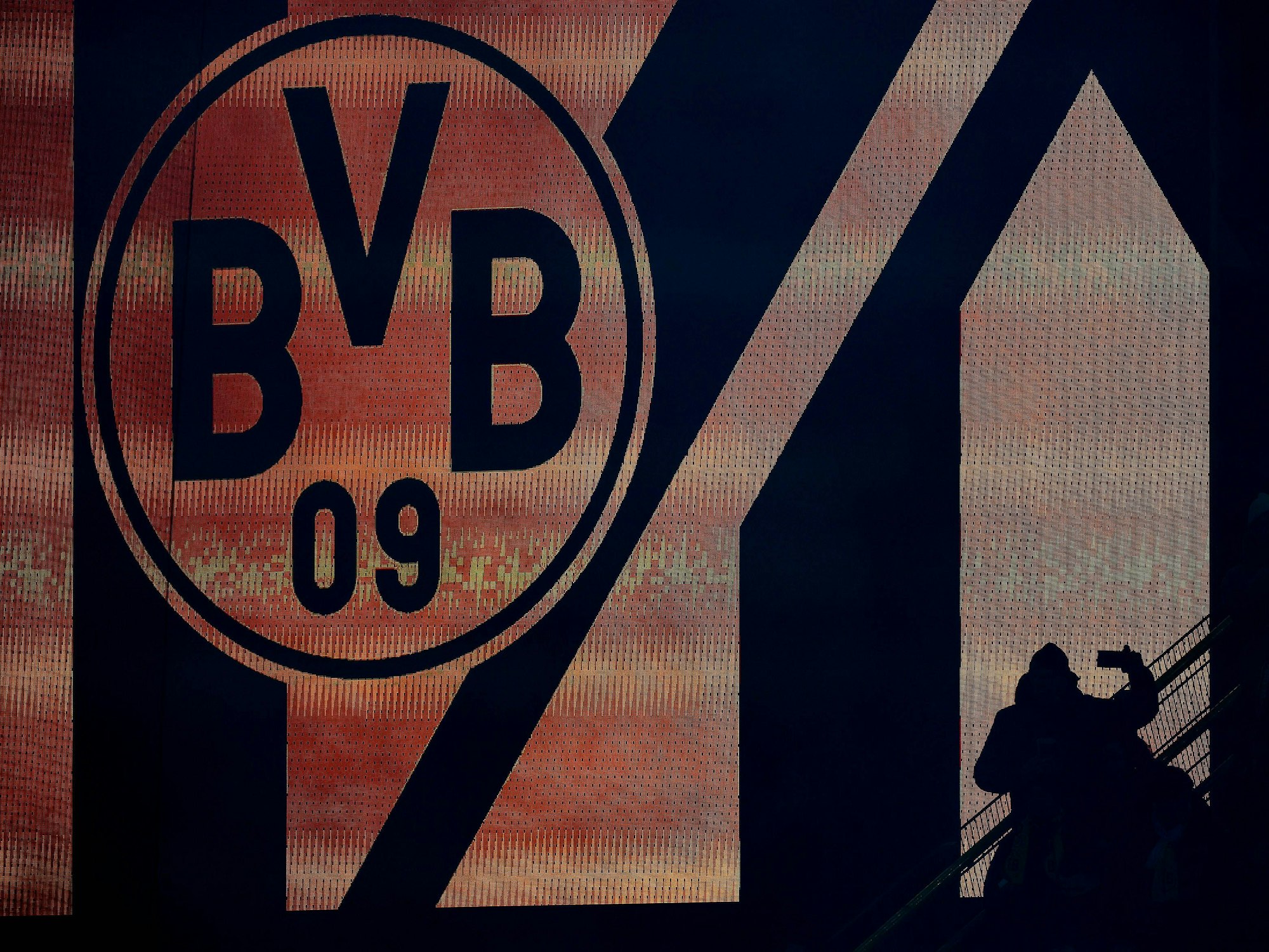 Das BVB-Wappen auf einer Leinwand.