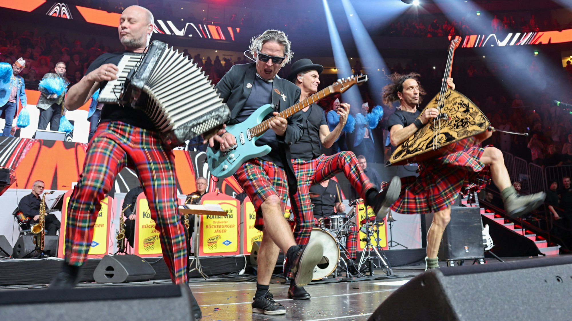Die Band Brings beim Auftritt auf der Bühne.