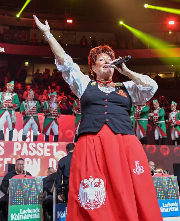 Marita Köllner beim Auftritt in der Lanxess-Arena.