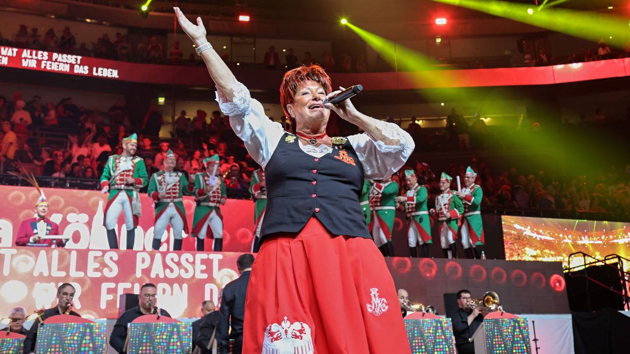 Marita Köllner beim Auftritt in der Lanxess-Arena.