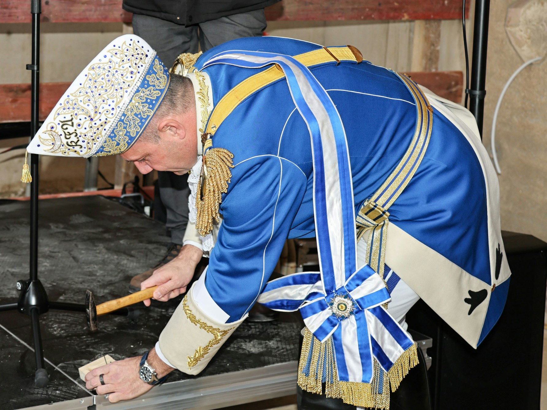Björn Griesemann von den Blauen Funken beim Richtfest.