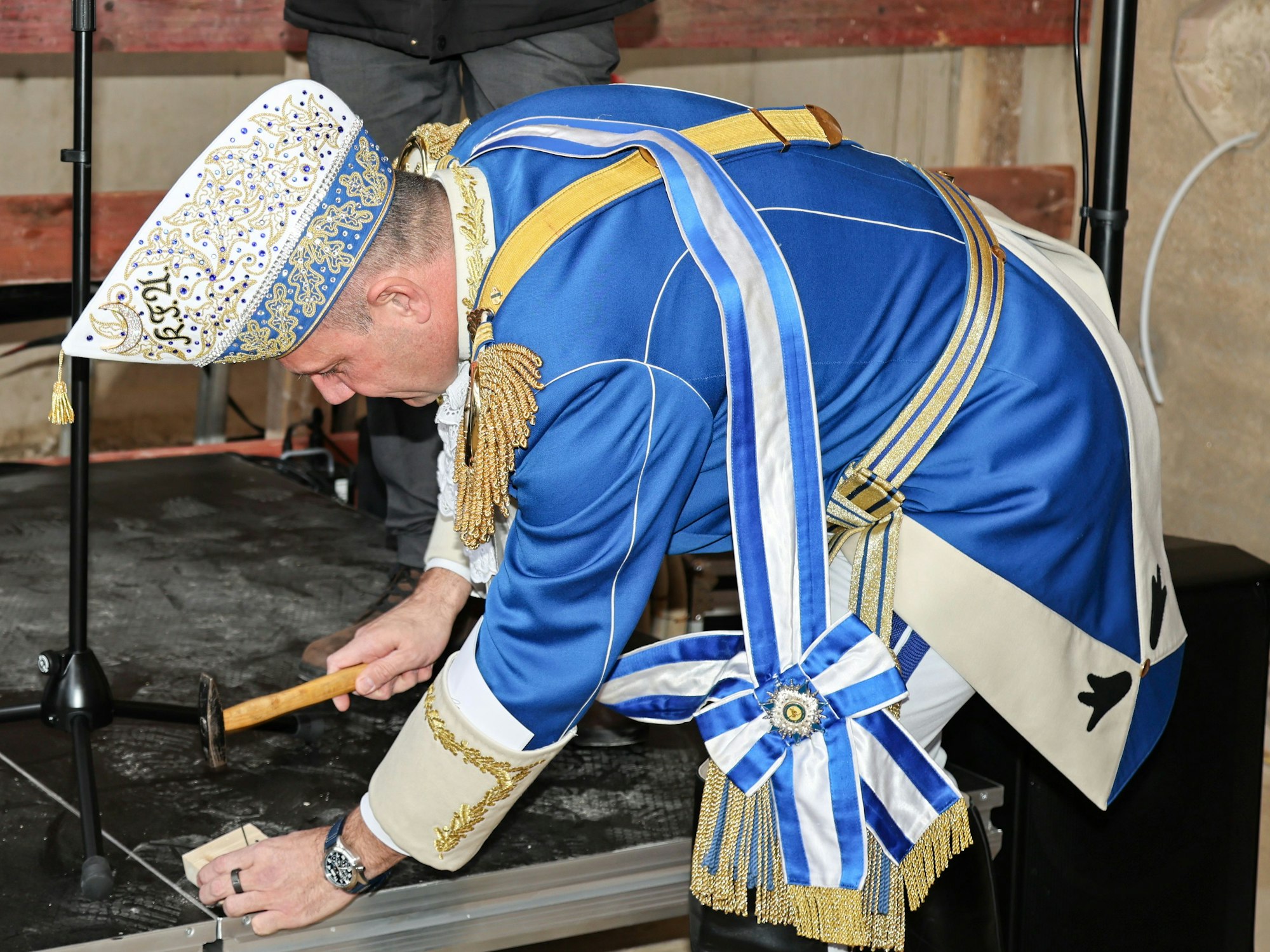 Björn Griesemann von den Blauen Funken beim Richtfest.
