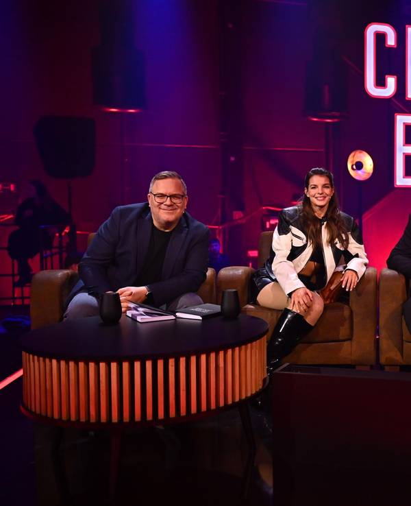 Die Jury: Elton (l-r), Yvonne Catterfeld, Stefan Raab und Johannes Oerding verfolgen die zweite Show beim deutschen Vorentscheid des Eurovision Song Contest (ESC).