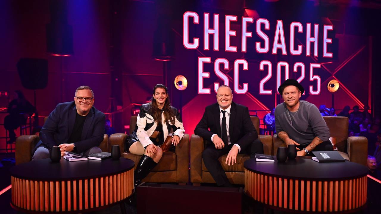 Die Jury: Elton (l-r), Yvonne Catterfeld, Stefan Raab und Johannes Oerding verfolgen die zweite Show beim deutschen Vorentscheid des Eurovision Song Contest (ESC).