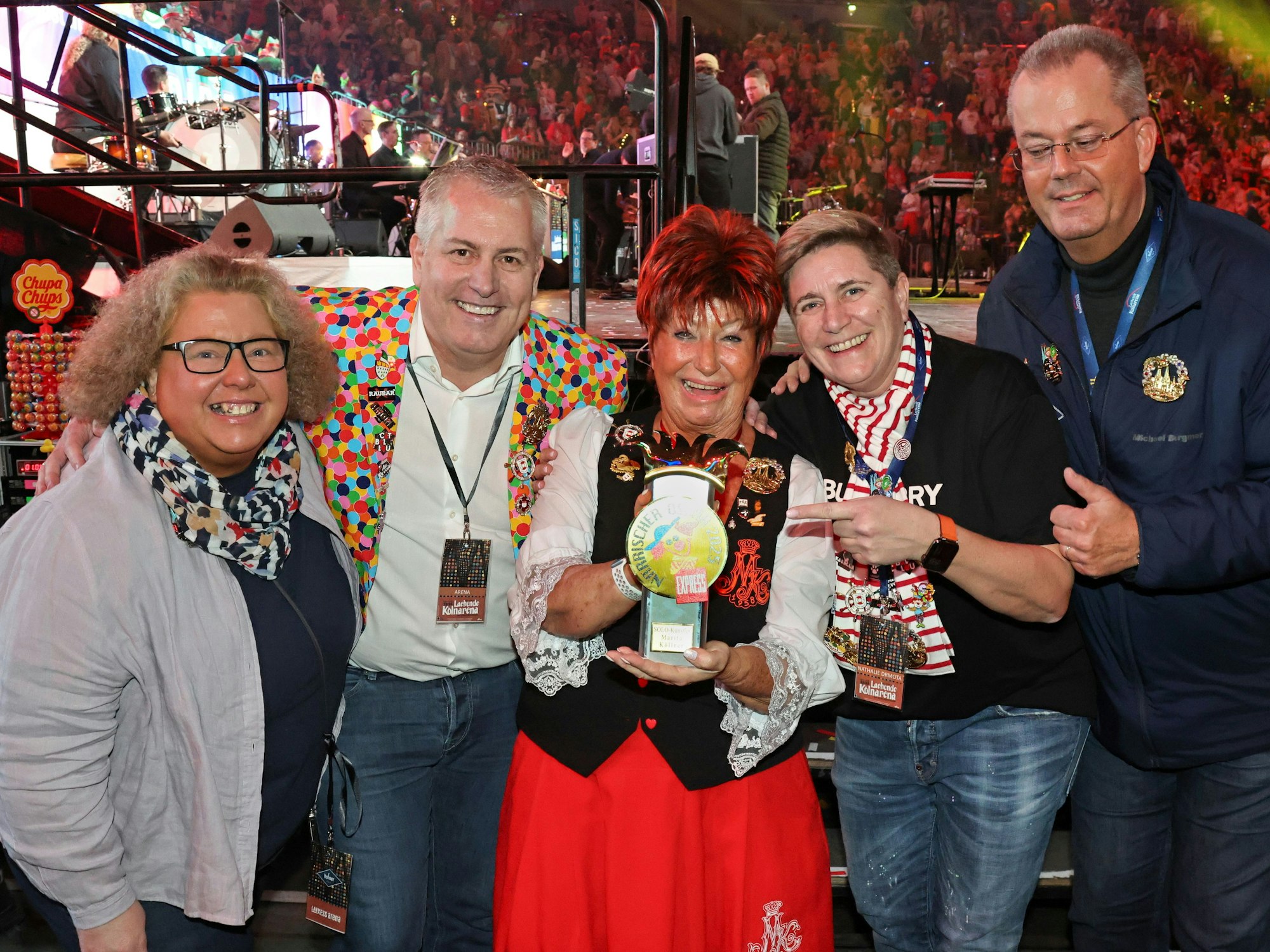 Daniela Decker, Marcel Schwamborn, Nathalie Drmota und Michael Burgmer (r.) mit Marita Köllner.