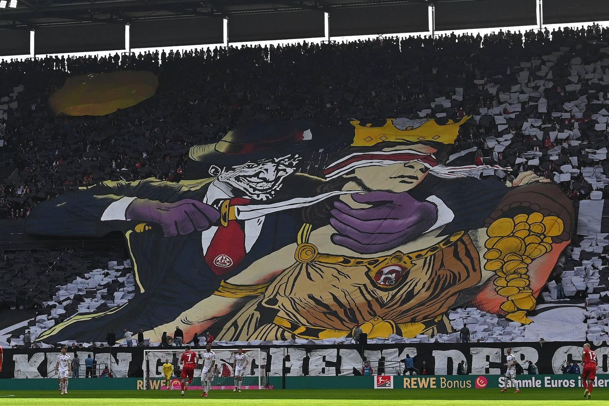 Die Choreografie der FC-Fans vor dem Spiel gegen Fortuna Düsseldorf.