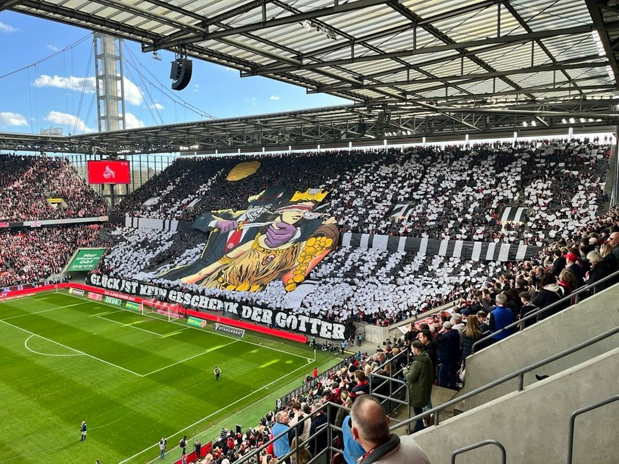 Die große Choreo vor dem FC-Spiel gegen Düsseldorf.