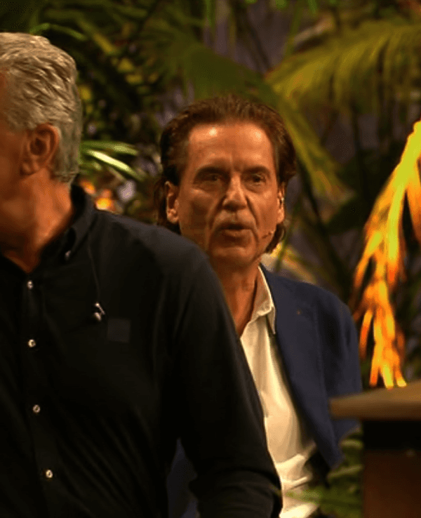 Sam Dylan (l.) ist nach der Techtelmechtel-Aussage von Jörg Dahlmann (r.). Jürgen Hingsen (Mitte) kann es nicht fassen.