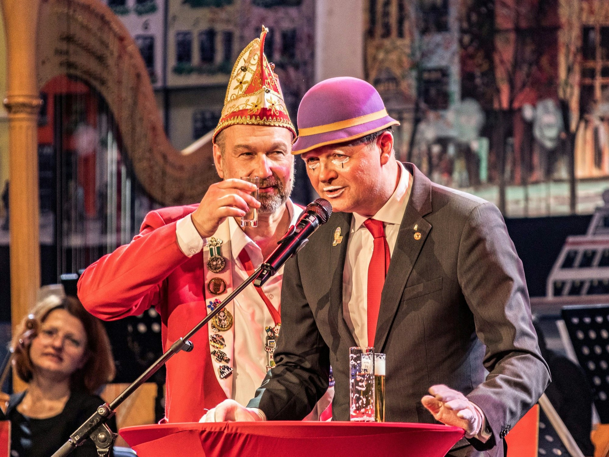 Volker Weininger und Boris Müller gemeinsam in der Bütt.