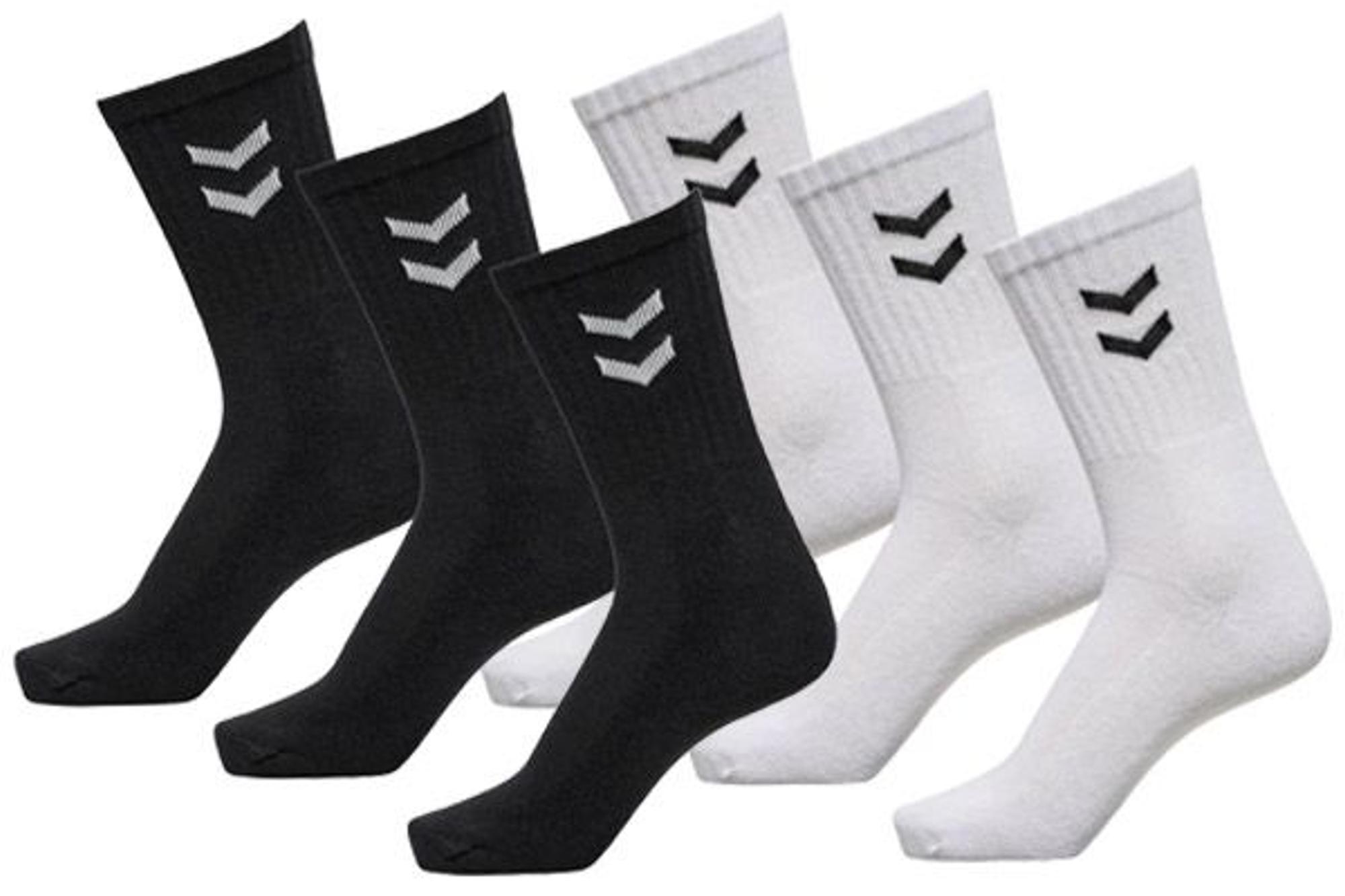 Je drei Hummel Socken in Schwarz und in Weiß.