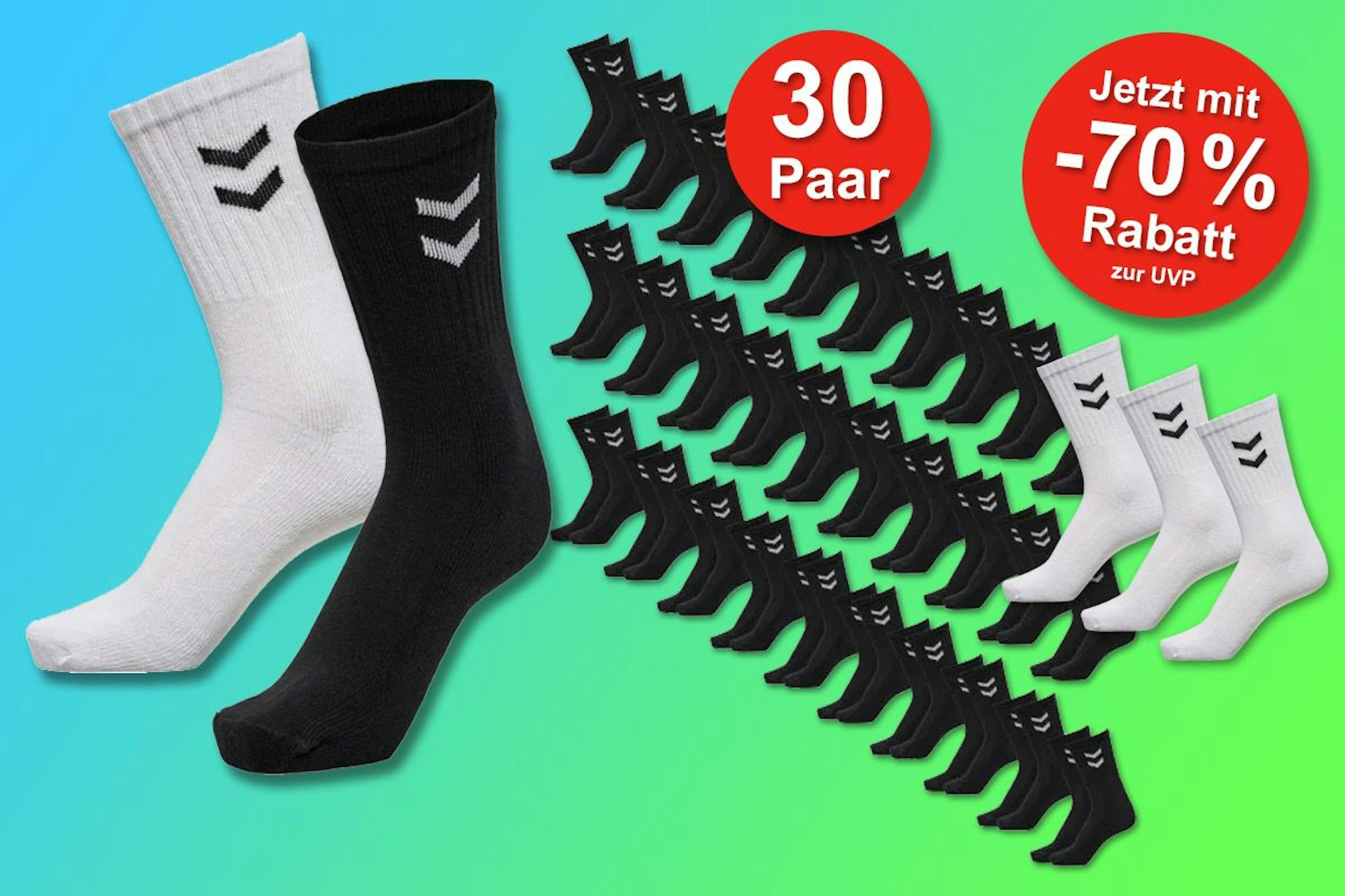 30 Paar Hummel Socken in Schwarz nebeneinander, daneben etwas größer Hummel Socken in Schwarz und Weiß vor grün blauem Hintergrund.