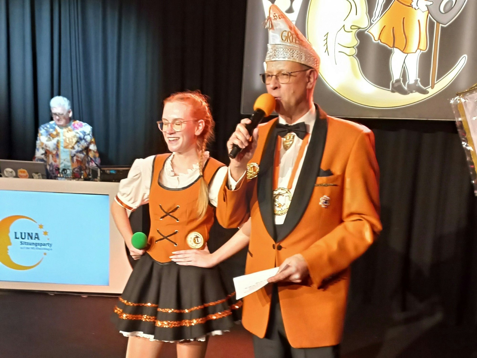 Michael Kramp moderiert mit Melina Lamprecht.