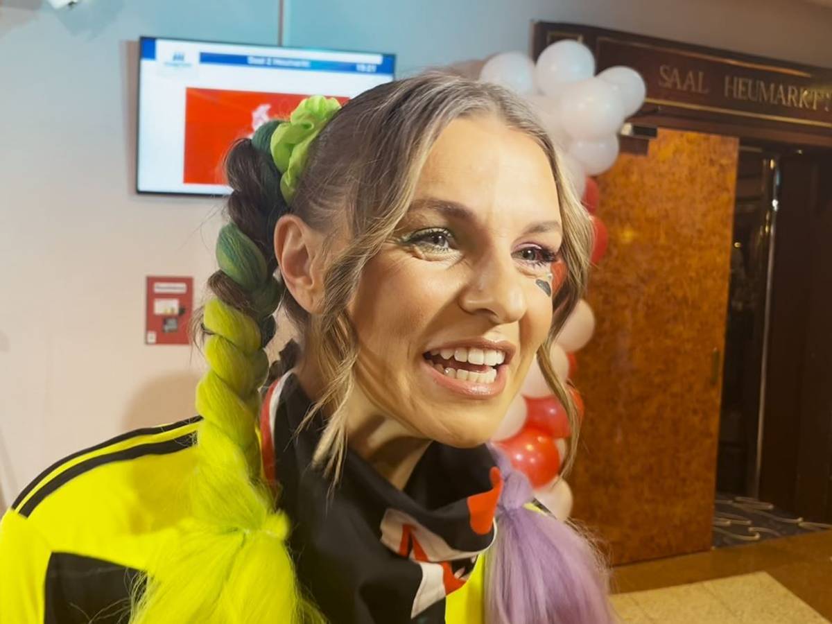 Laura Wontorra bei der Karnevalssitzung des 1. FC Köln am 25. Februar 2025.
