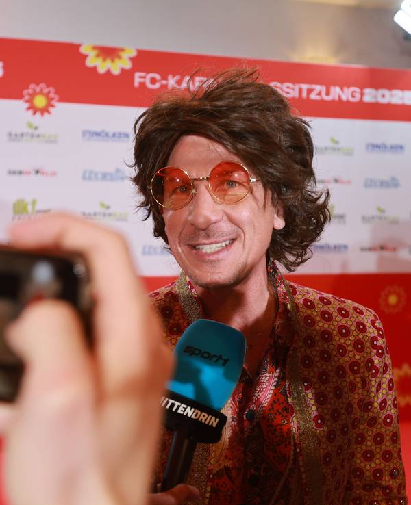 Gerhard Struber bei der Karnevalssitzung des FC.