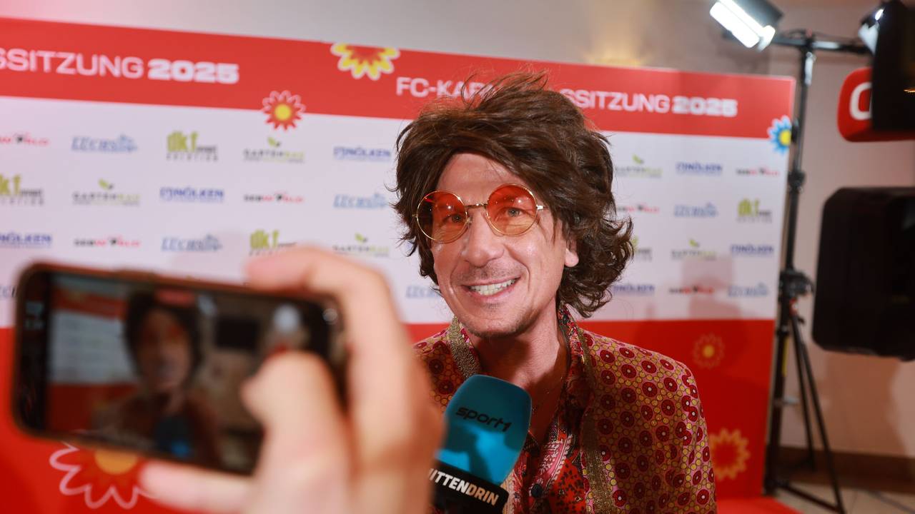 Gerhard Struber bei der Karnevalssitzung des FC.