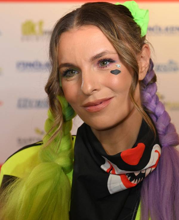 Laura Wontorra bei einer Karnevalsveranstaltung des 1. FC Köln.