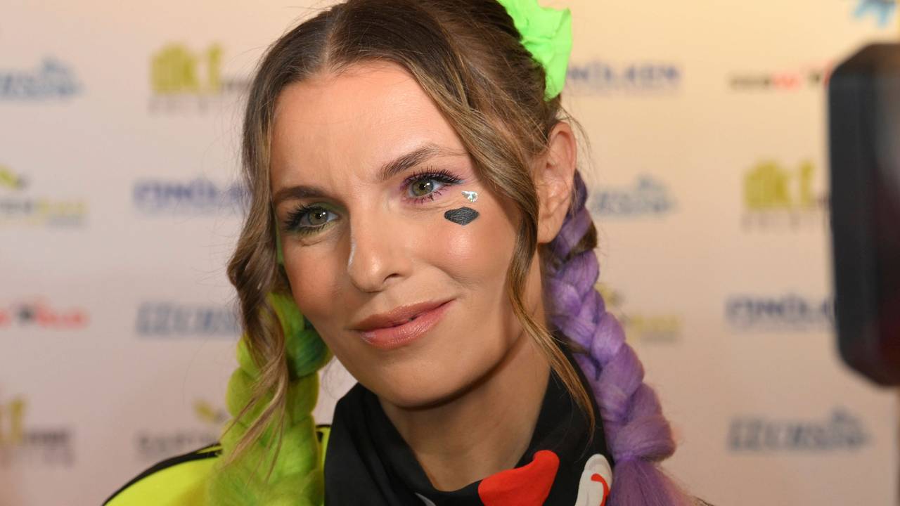 Laura Wontorra bei einer Karnevalsveranstaltung des 1. FC Köln.