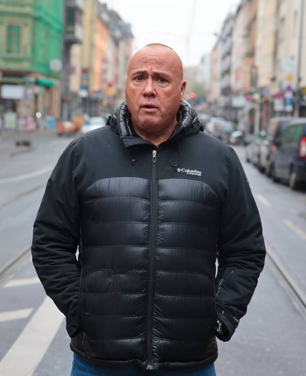 Türsteher Ramon Ademes auf der Zülpicher Straße.