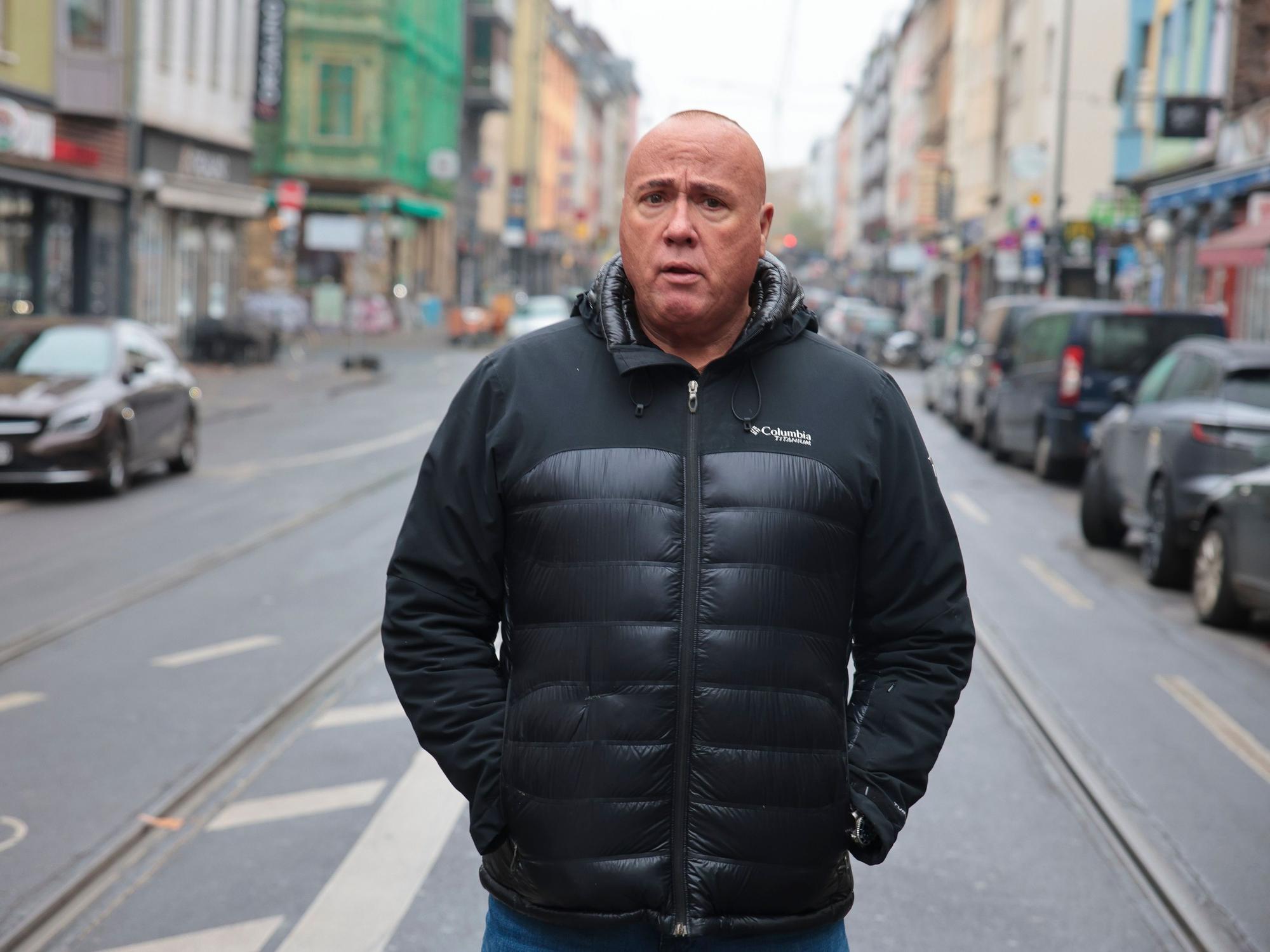 Türsteher Ramon Ademes auf der Zülpicher Straße.