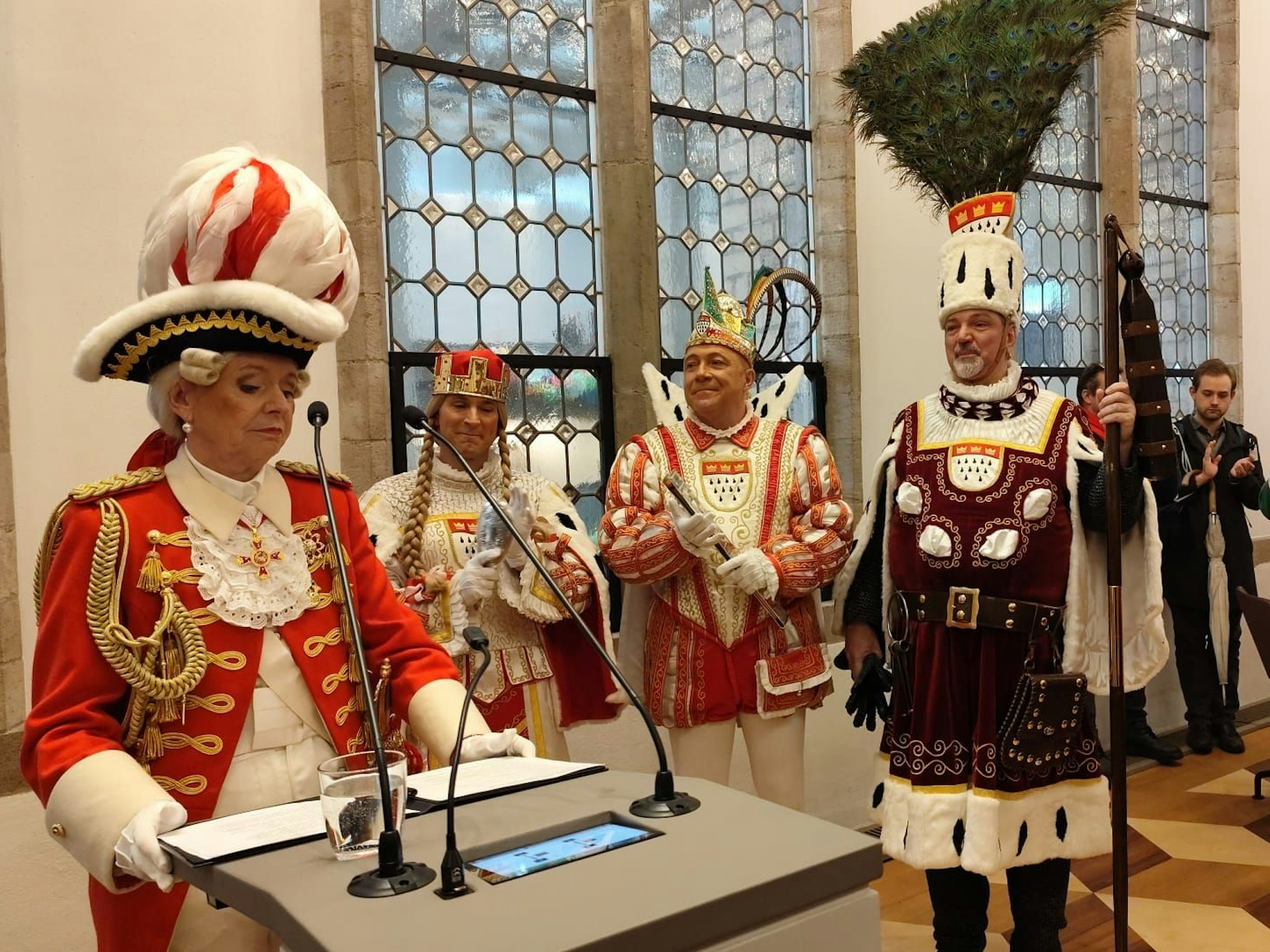 Henriette Reker gemeinsam mit dem Kölner Dreigestirn im Rathaus.