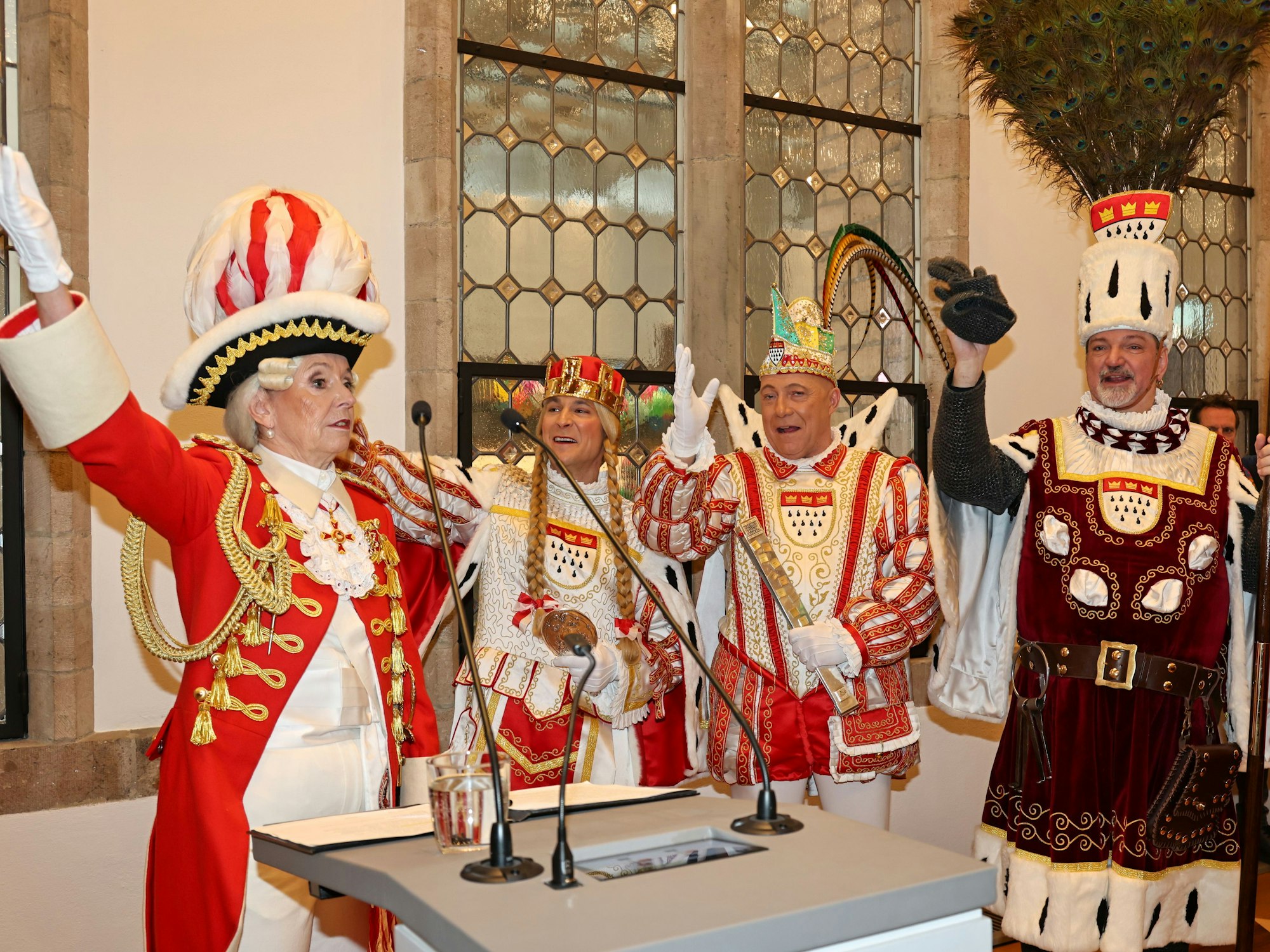 Henriette Reker mit dem Kölner Dreigestirn.