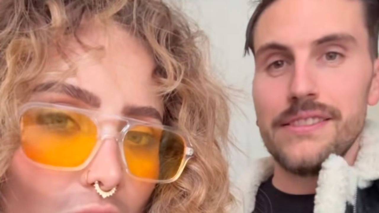 Die Kölner Influencerin Carmushka hat sich an Weiberfastnacht als Bill Kaulitz verkleidet.