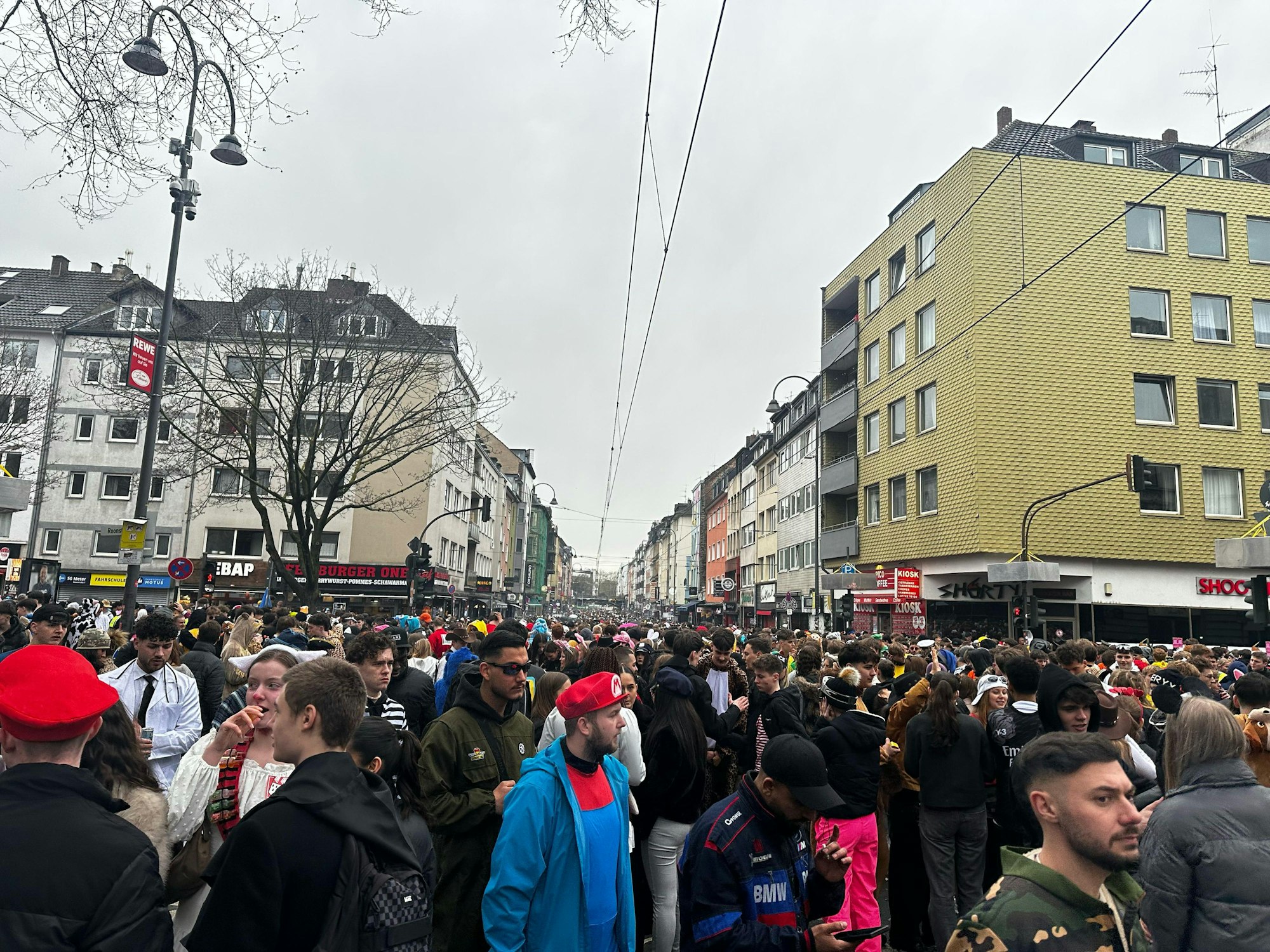 Das Wetter auf der Zülpicher Straße wird regnerisch.