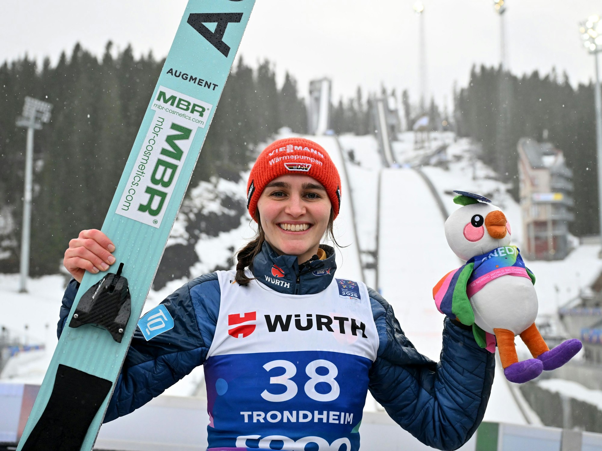 Selina Freitag jubelt über Silber.