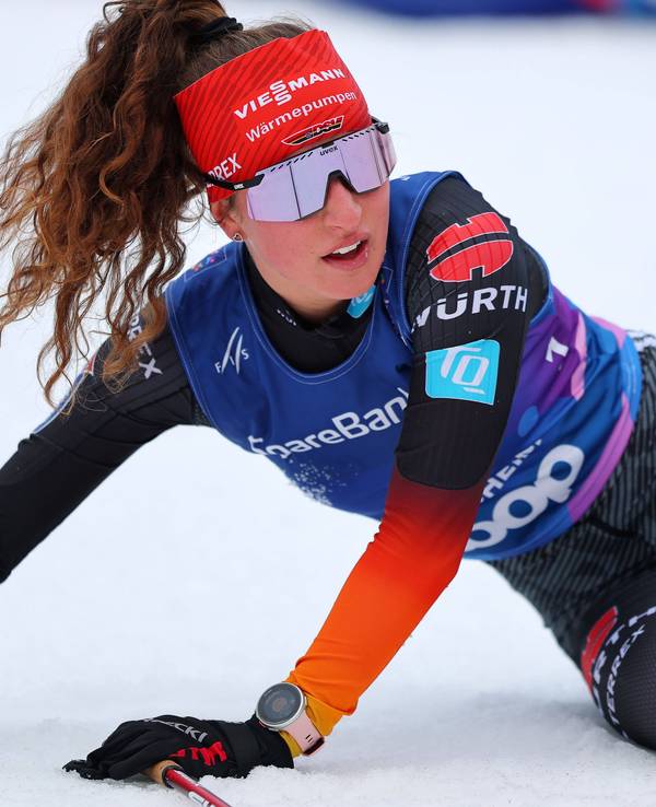Natalie Armbruster nach dem Massenstart im Ziel.