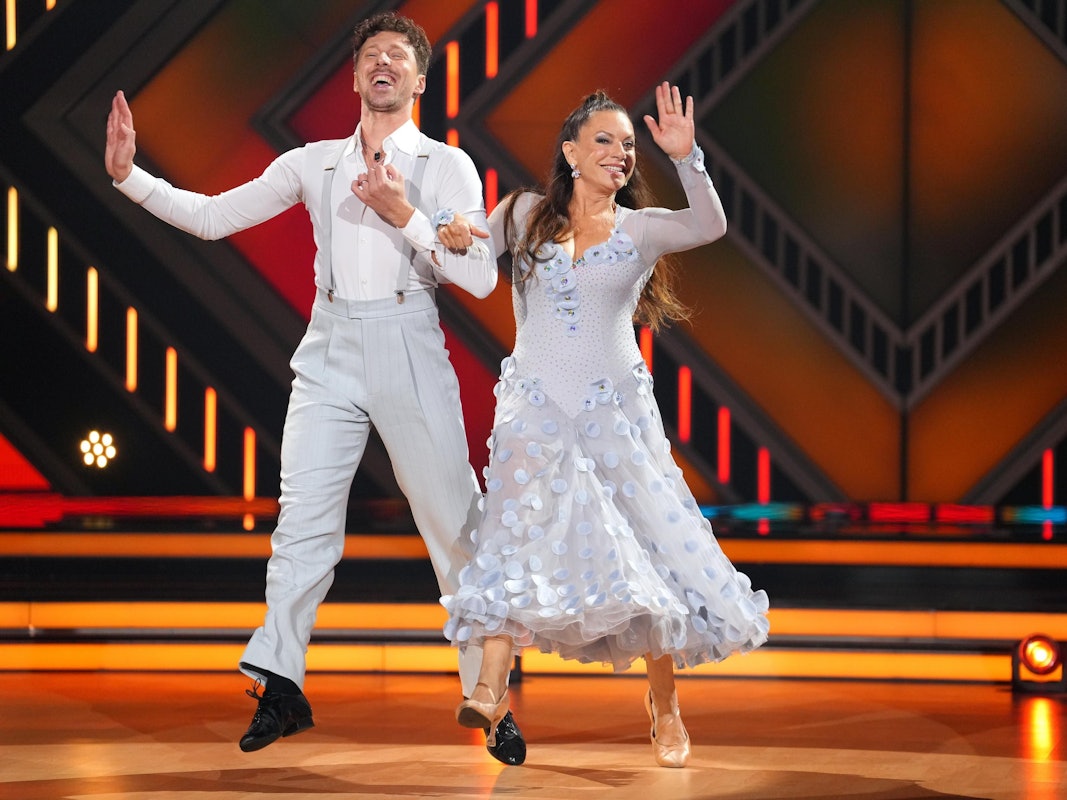 Christine Neubauer und Valentin Lusin beim Quickstep.