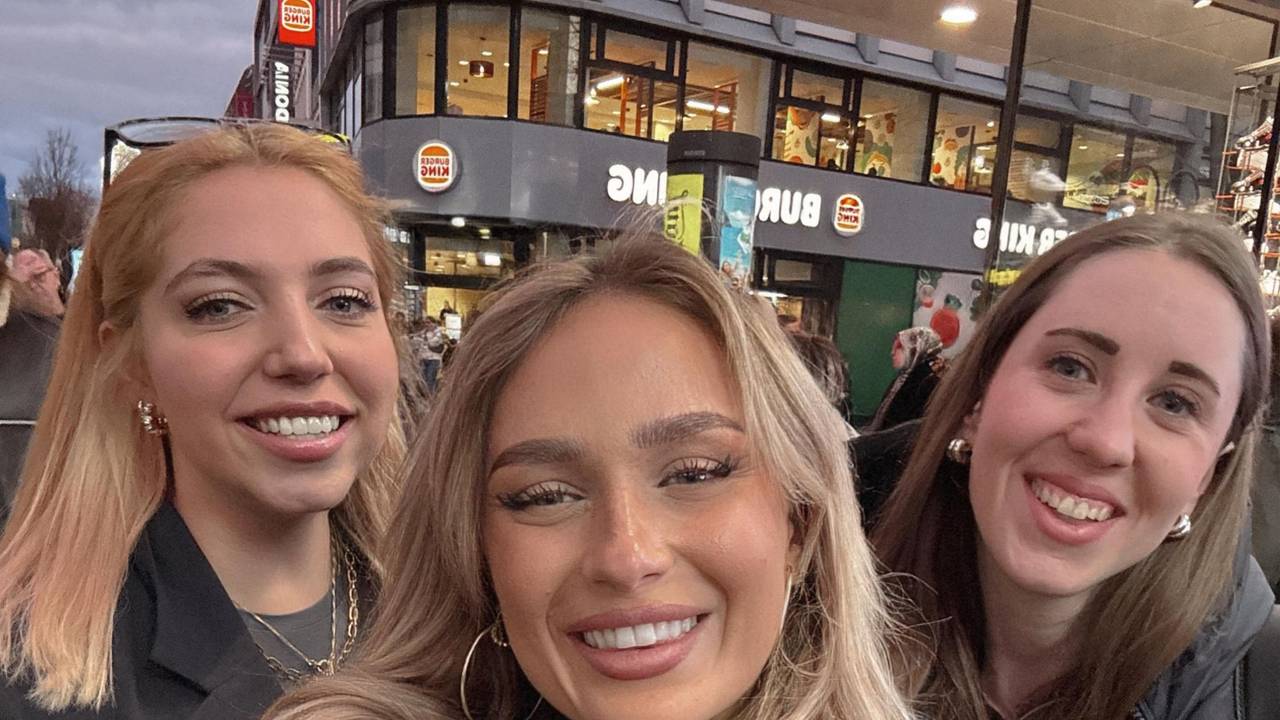 Die Creatorin und gebürtige Kölnerin Jenny (Mitte) lud zwei ihrer Followerinnen zu einem gemeinsamen Shopping-Tag in die Domstadt ein. Gewonnen haben Thea (links) und Annika (rechts).