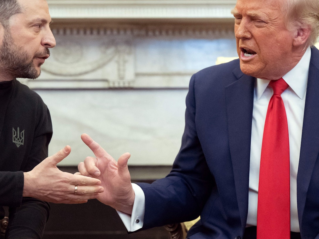 US-Präsident Donald Trump (r.) wurde gegenüber Wolodymyr Selenskyj laut. Das Treffen der beiden Staatschefs endete mit einem Eklat.