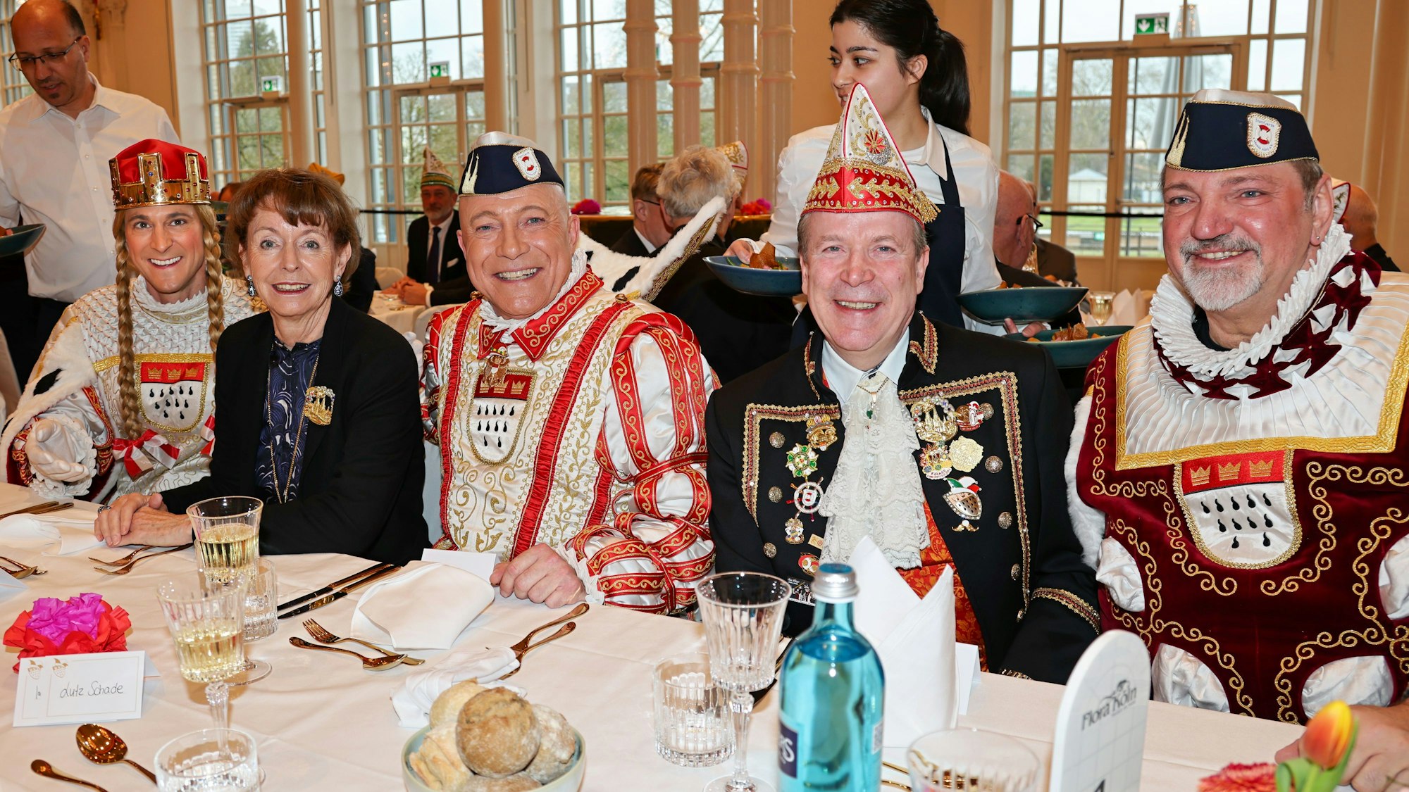 Das Kölner Dreigestirn mit OB Reker und FK-Präsident Kuckelkorn.