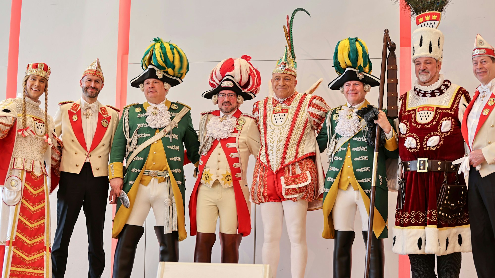 Das Dreigestirn mit seiner Equipe.