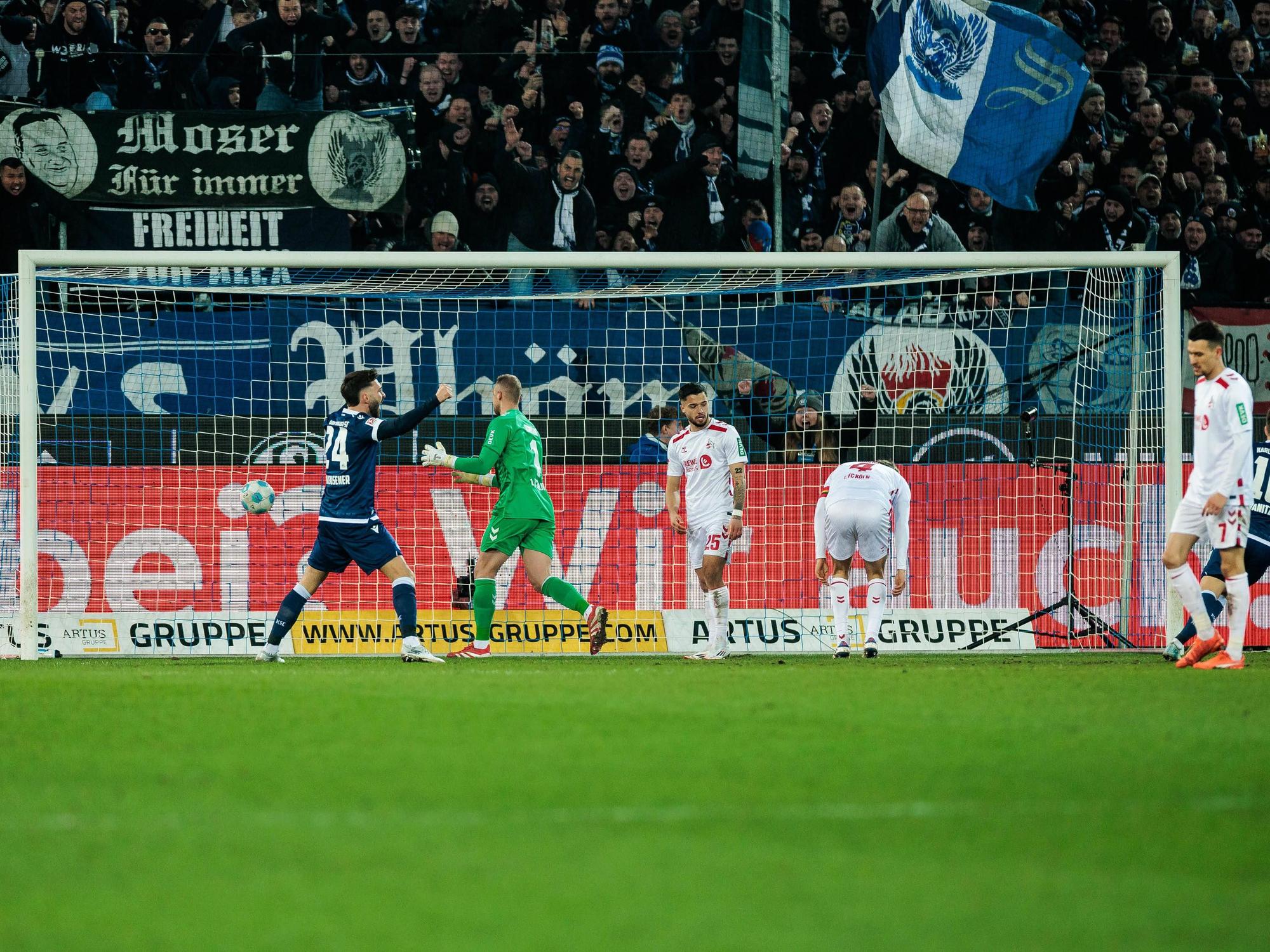 Timo Hübers erzielte ein unglückliches Eigentor gegen Karlsruhe.