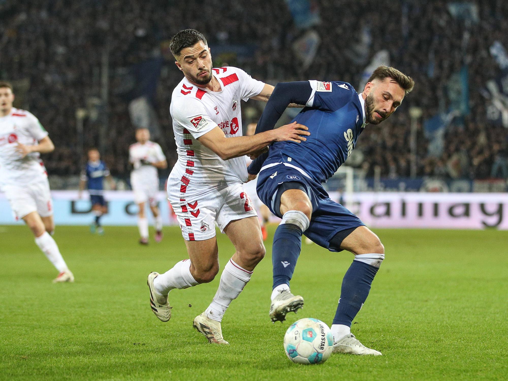 Fabian Schleusener im Zweikampf mit Jusuf Gazibegovic.