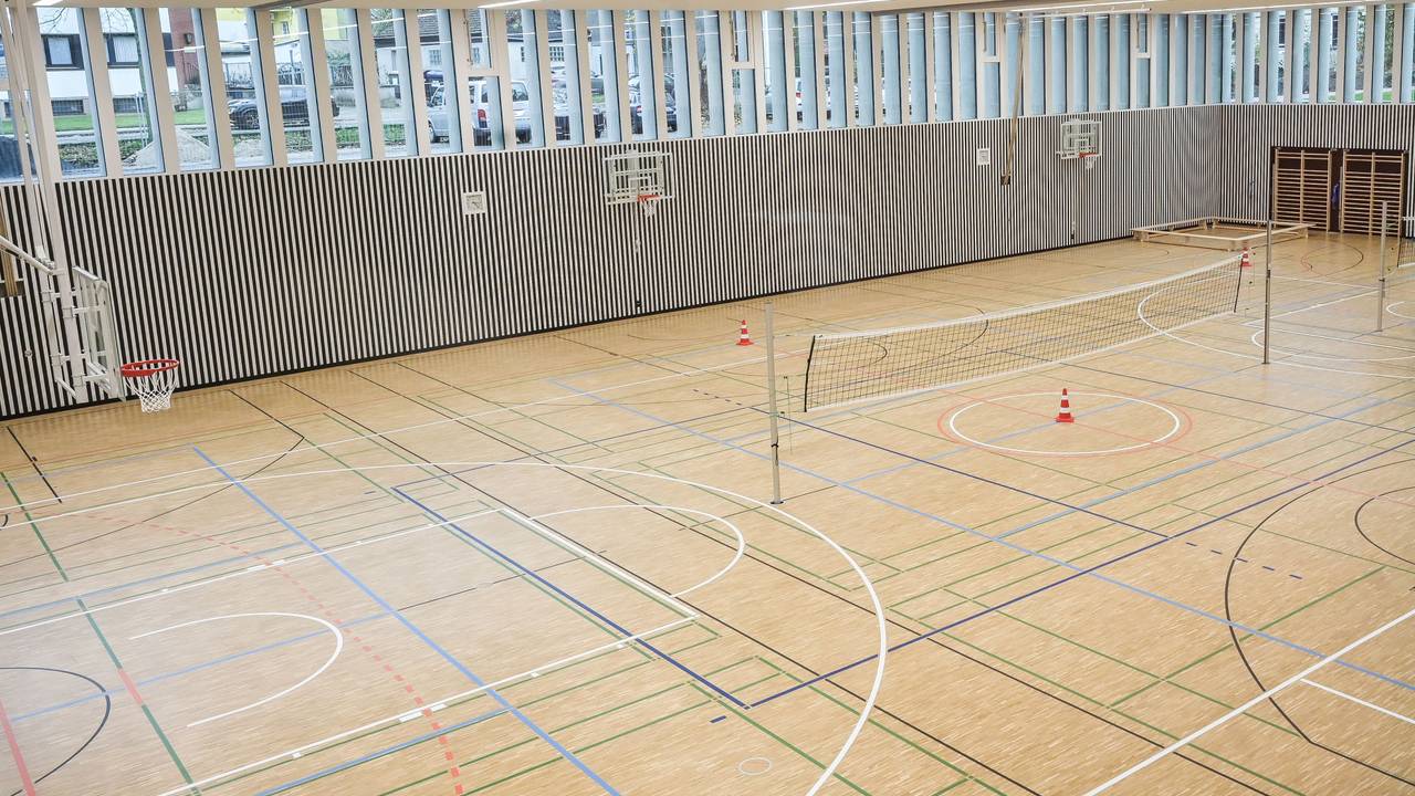 Blick in die Dreifachturnhalle des Märkischen Gymnasiums in Wattenscheid am Tag ihrer Eröffnung im November 2024.