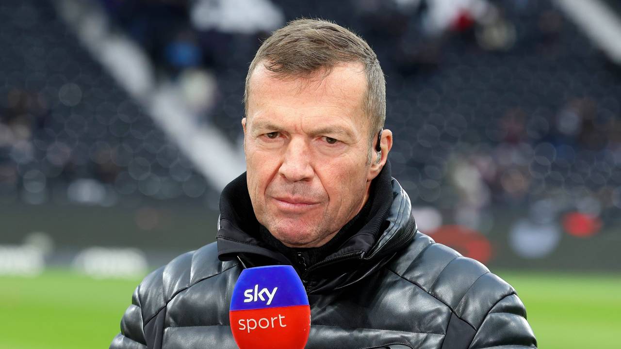 Lothar Matthäus mit Sky-Mikro.