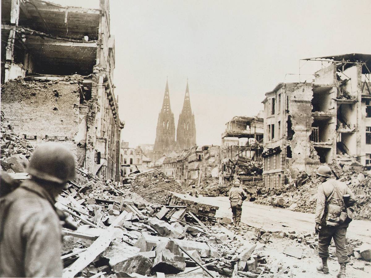 Historische Aufnahme vom zerstörten Köln.