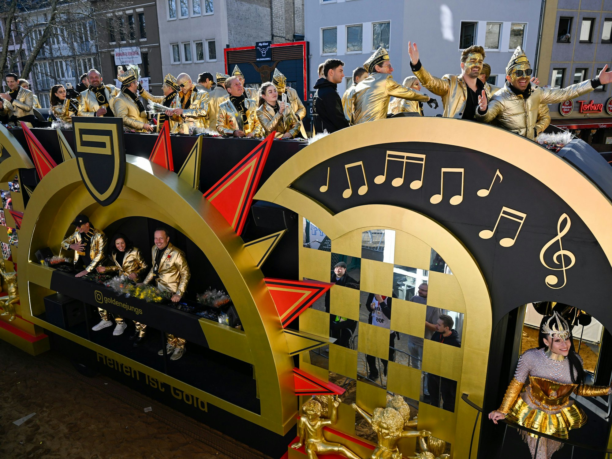 Der Wagen der Goldenen Jungs