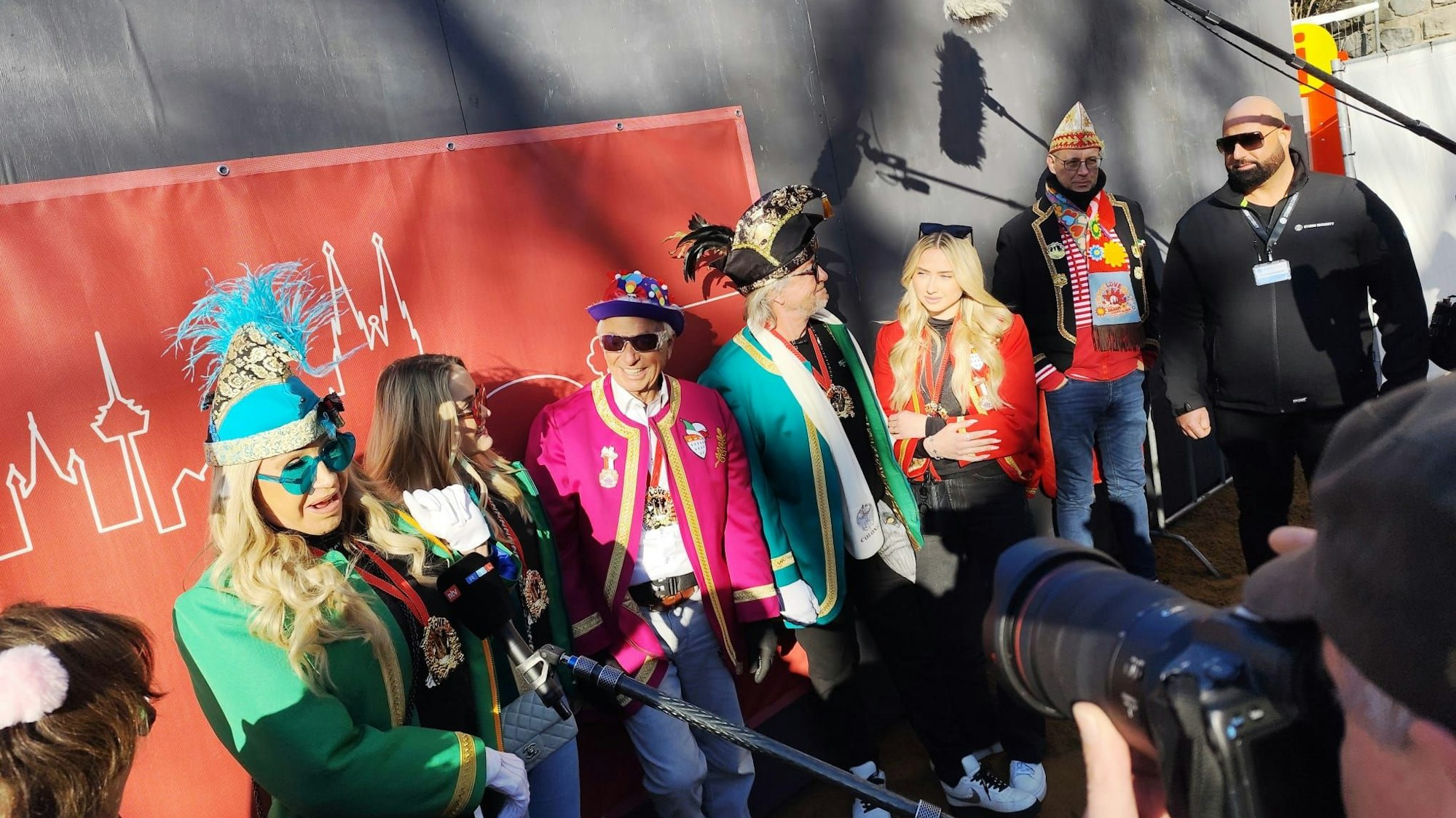 Die Geissens beim Rosenmontagszug