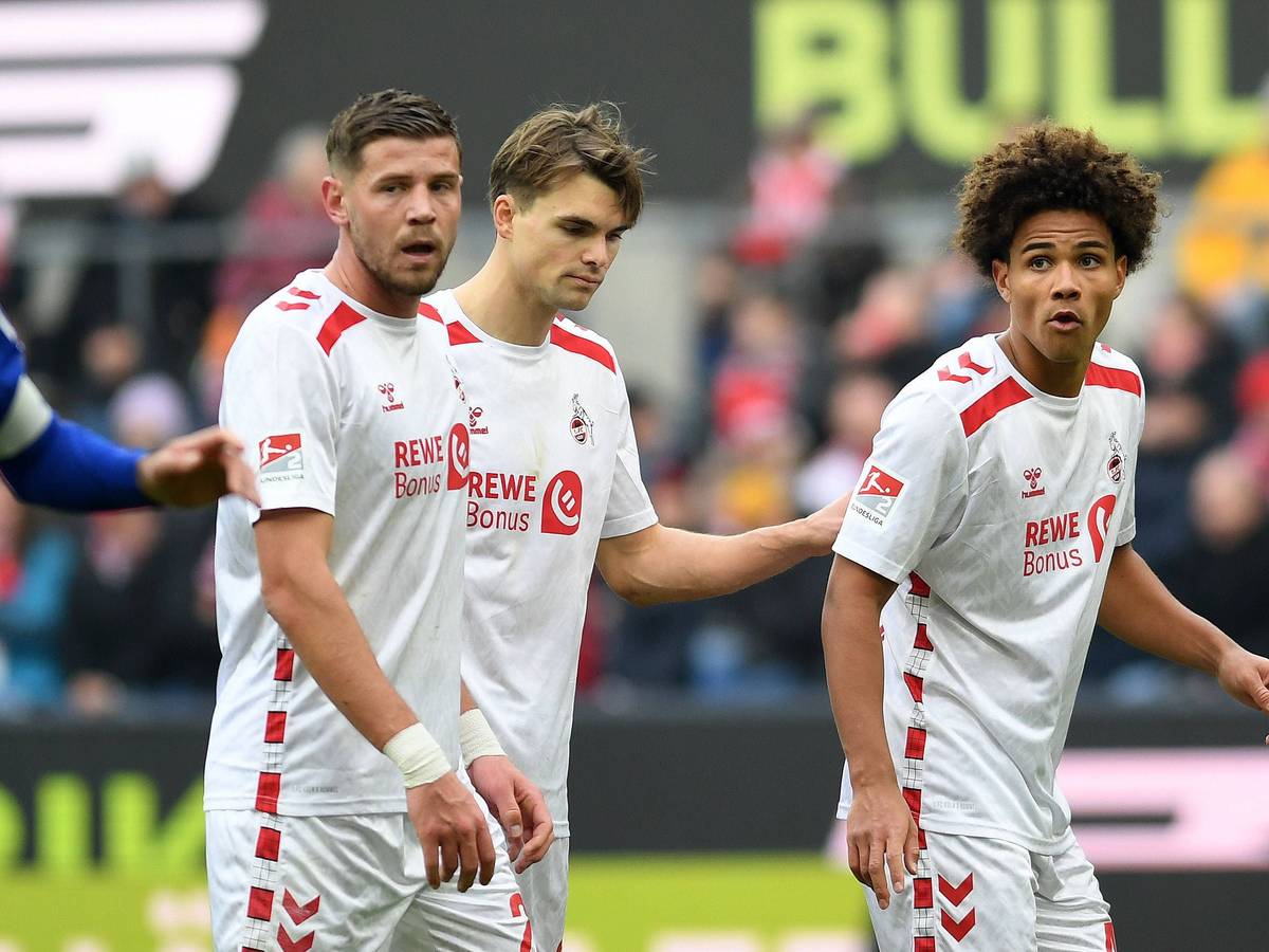 Imad Rondic, Joel Schmied und Neo Telle (1. FC Köln) auf dem Platz.